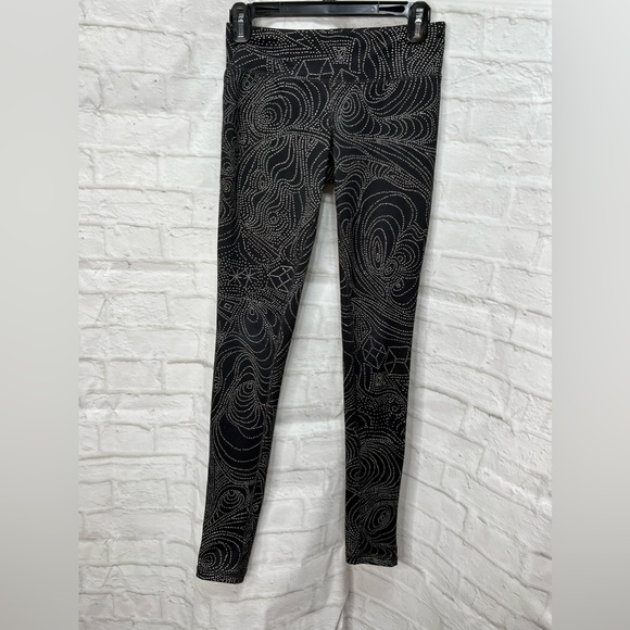 Mossimo Supply Yoga pants in black - Picture 3 of 3